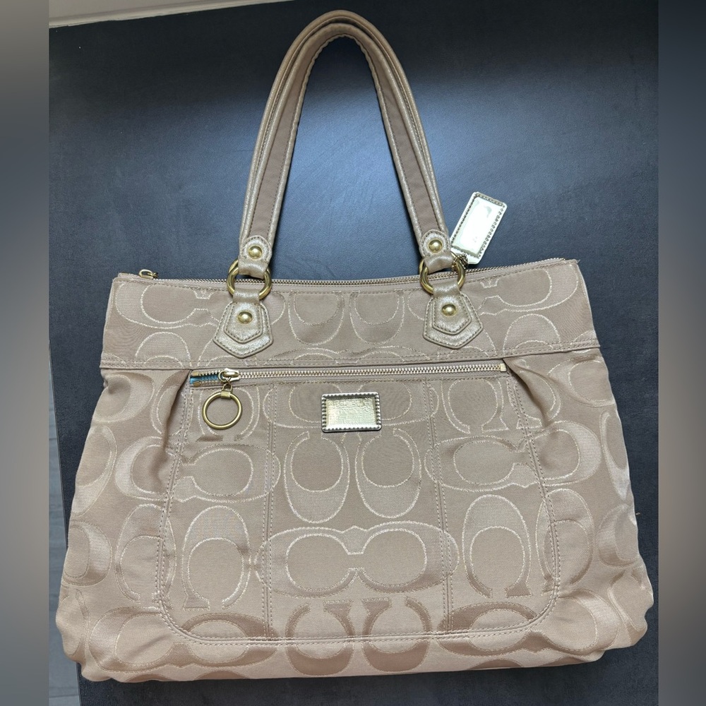 Vintage Coach Poppy Tan Shoulder Bag with Signature Monogram